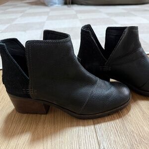 Sorel Cate cut-out Bootie